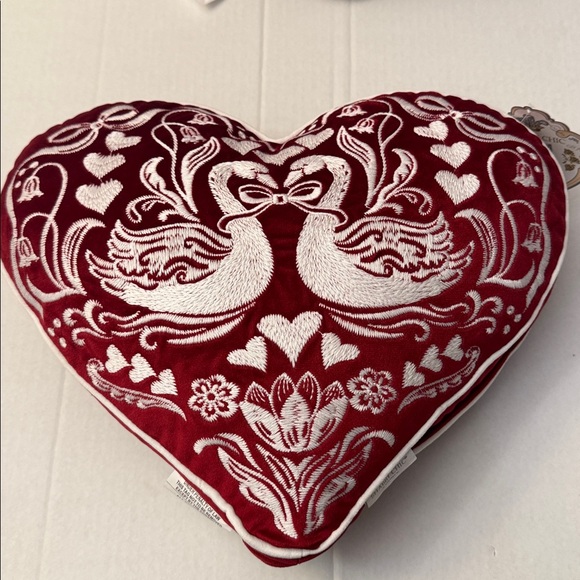 4pc Shabby Chic Swan Throw Pillow & Hand Towel Set - Valentine Decor - Pink/Red - Picture 6 of 7